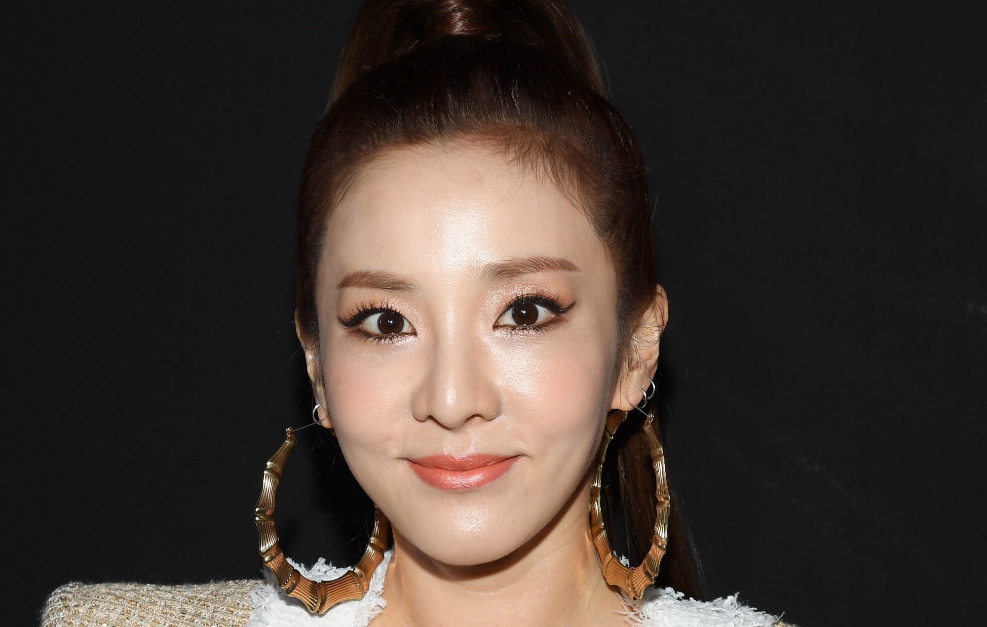 You are currently viewing Sandara Park says she was “nervous” about leaving YG Entertainment