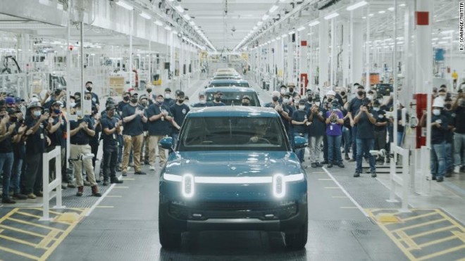 You are currently viewing What Sets Rivian Apart From Tesla