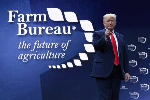Read more about the article Trump thanks farmers for backing him through China trade war