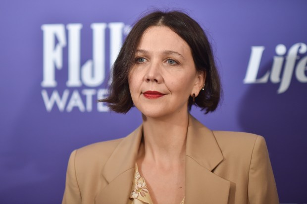 You are currently viewing Maggie Gyllenhaal finds new career direction with ‘Lost Daughter’