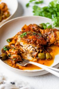 Read more about the article Pollo Guisado (Latin Chicken Stew with Olives)